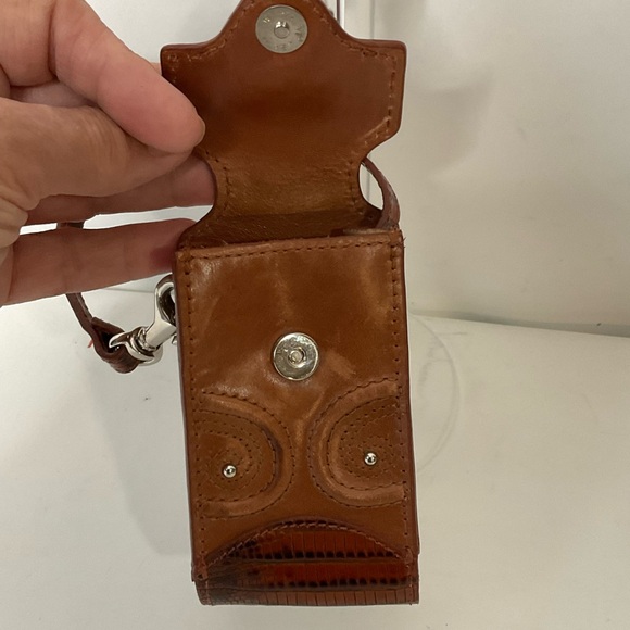 Ariat Brown Leather 4.5”Lx3”W Snap Close Case w/Silver Hardware, Tassel & Strap - Picture 8 of 16